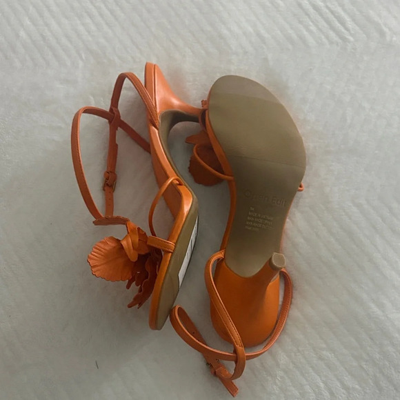 Elegant Orange Floral Sandals - Picture 4 of 4